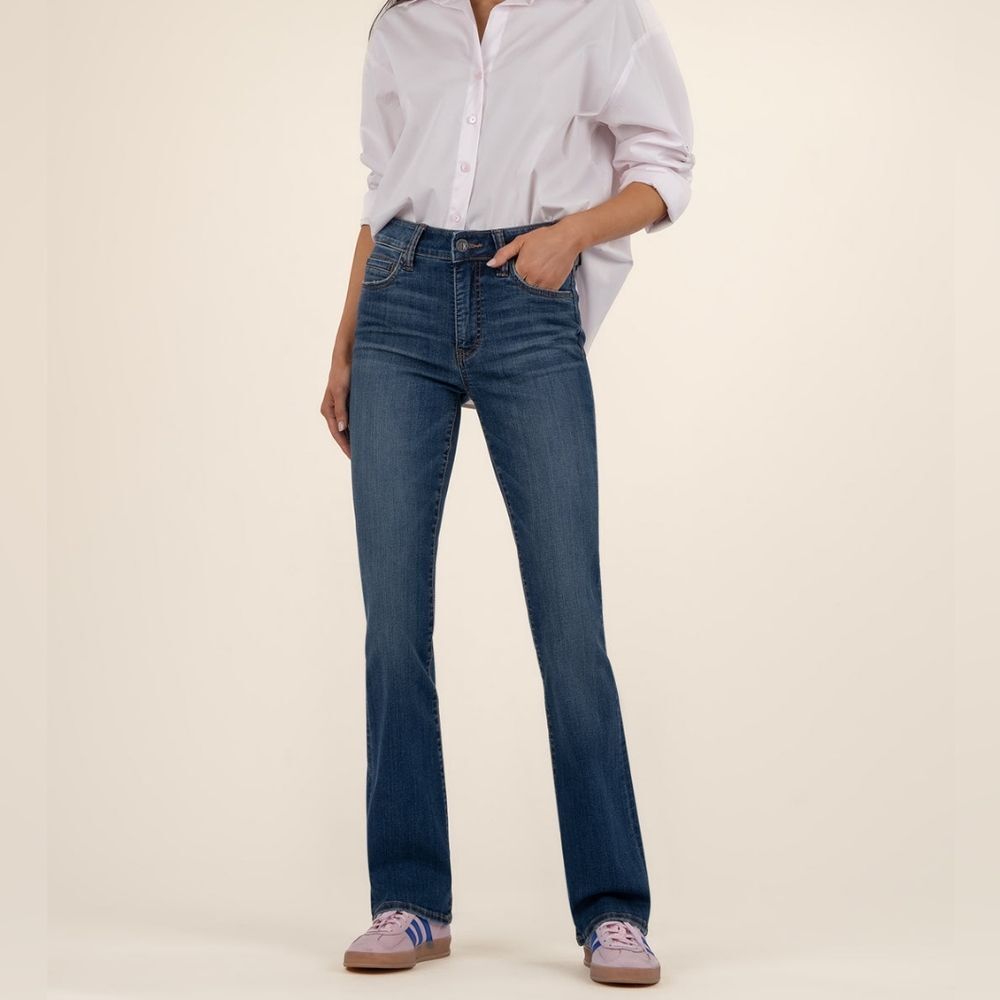 Kut from the Kloth Blue Boot Cut Jeans size 6